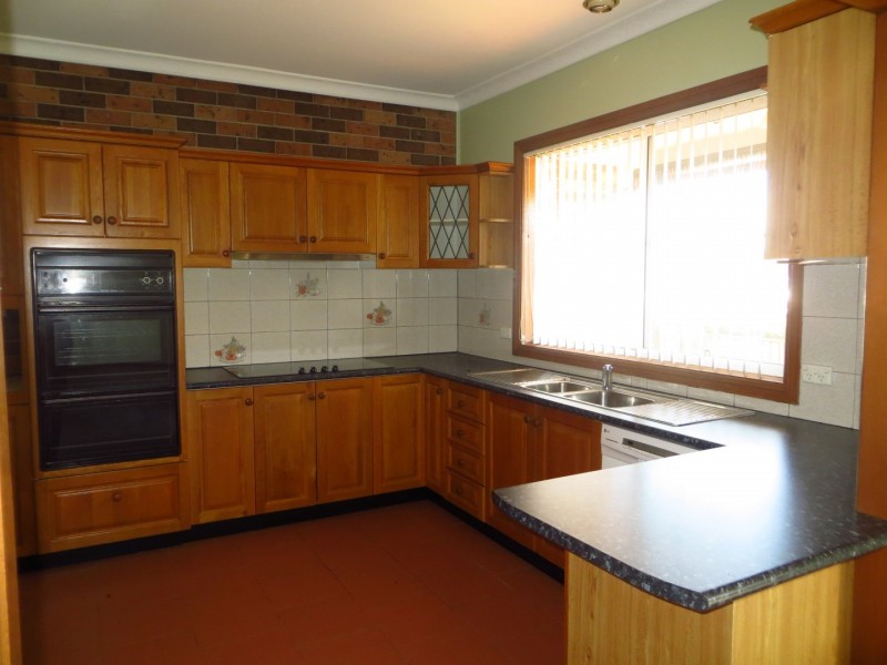 5 Nowland Place, Abbotsbury NSW 2176