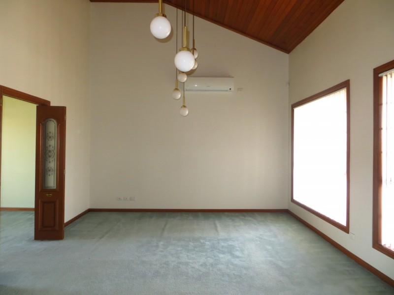 5 Nowland Place, Abbotsbury NSW 2176