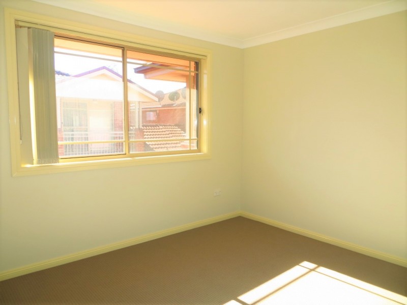 3/9-11 Weir Crescent, Lurnea NSW 2170