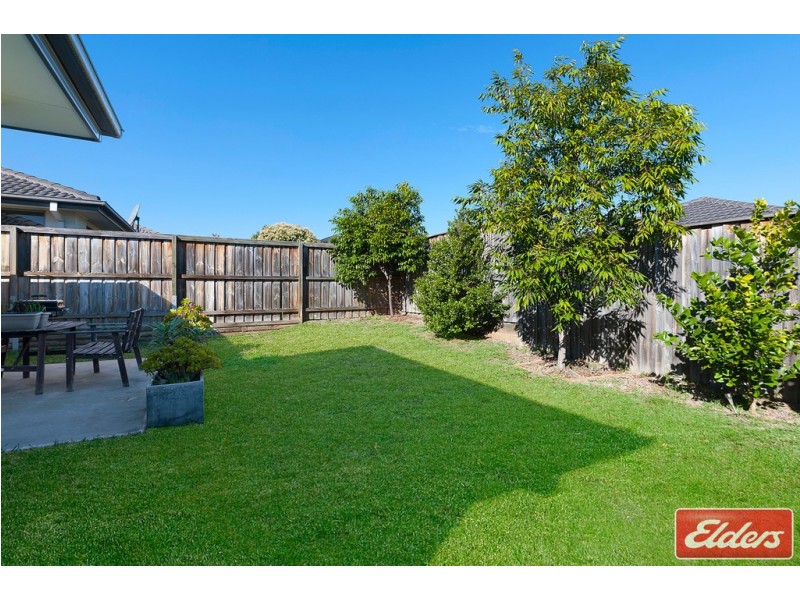 17 Sovereign Circuit, Glenfield NSW 2167