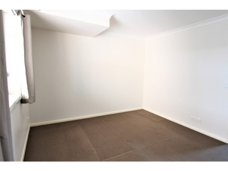 11/2 Kurrajong Road, Casula NSW 2170