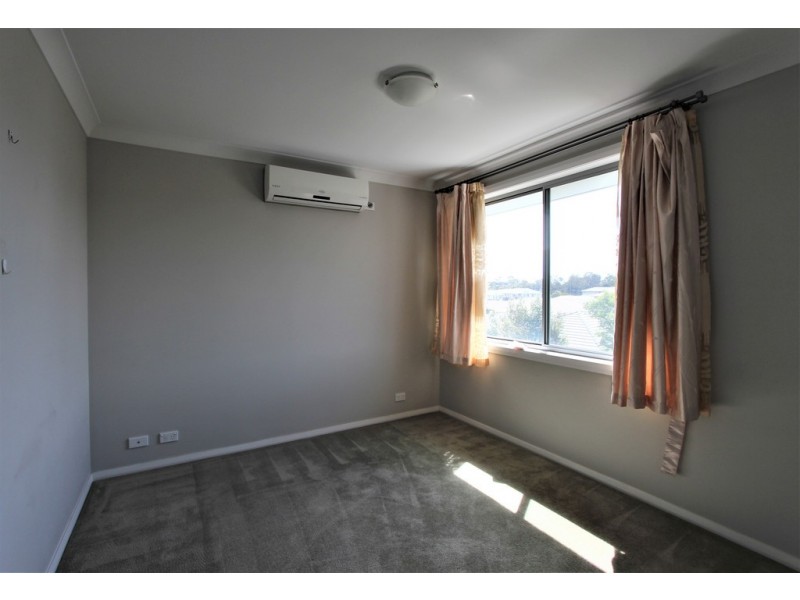 71 Eleanor Drive, Glenfield NSW 2167