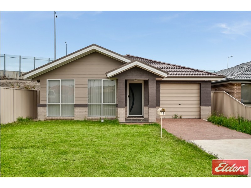 12 Split Close, Prestons NSW 2170