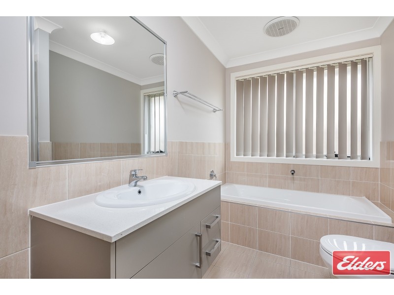 12 Split Close, Prestons NSW 2170