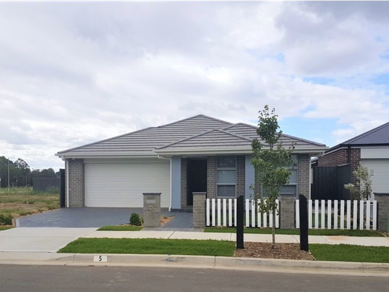 5 Oxalis Street, Denham Court NSW 2565