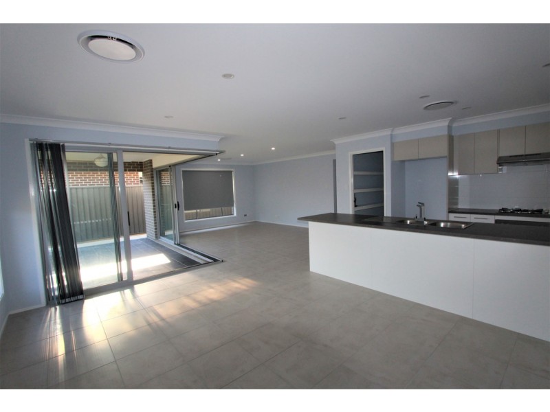 5 Oxalis Street, Denham Court NSW 2565