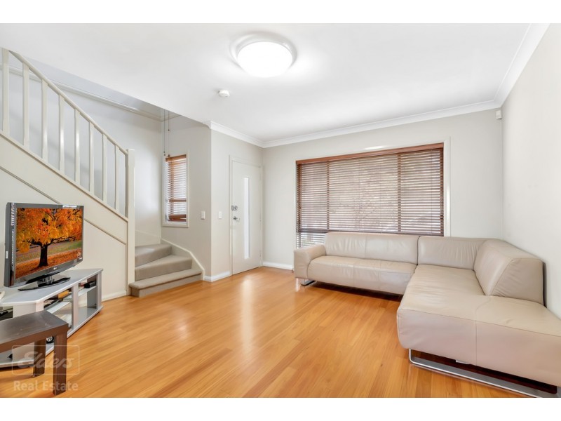 13 Hillsborough Cres, Glenfield NSW 2167