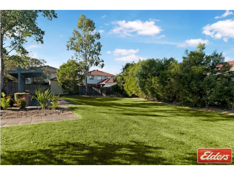 13 Hillsborough Cres, Glenfield NSW 2167