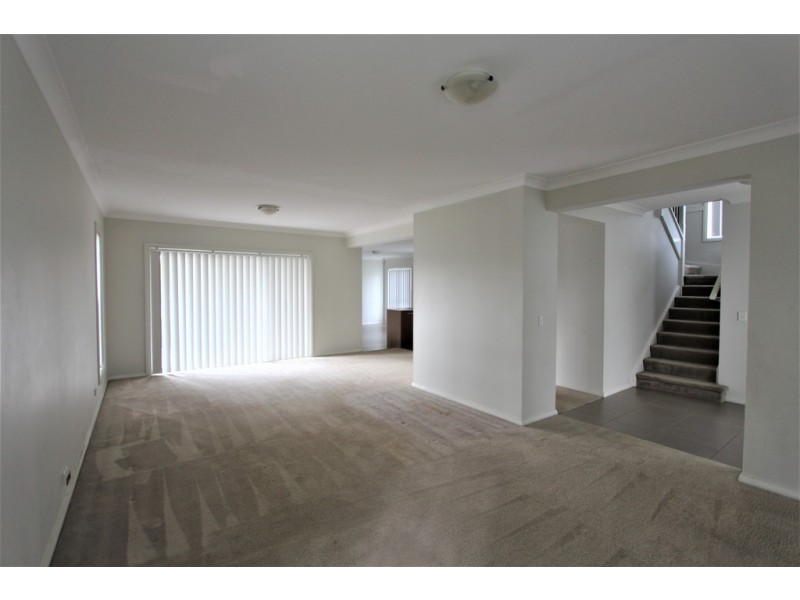 9 Garret Lane, Middleton Grange NSW 2171