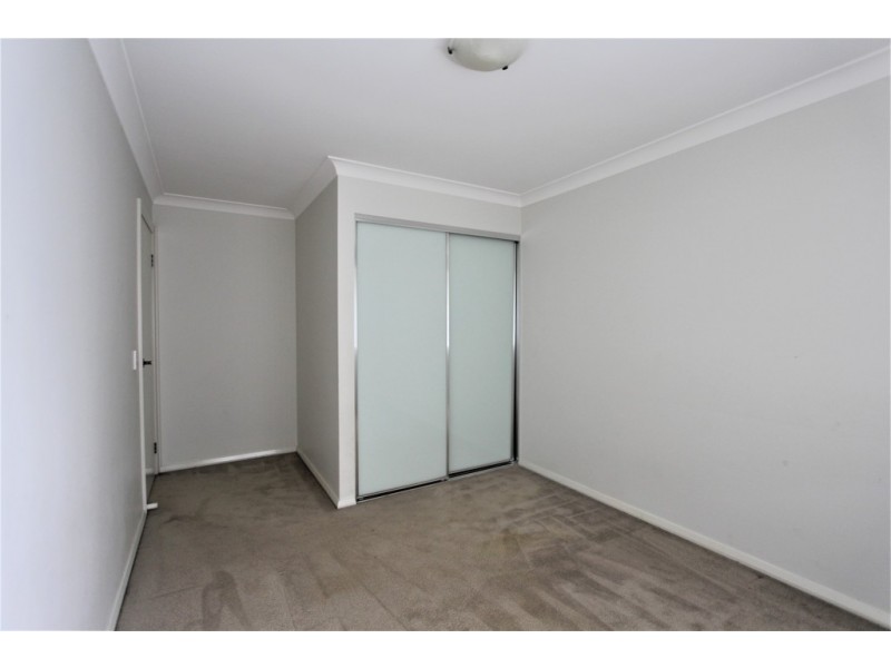 9 Garret Lane, Middleton Grange NSW 2171