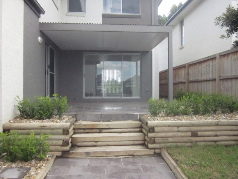 9 Garret Lane, Middleton Grange NSW 2171