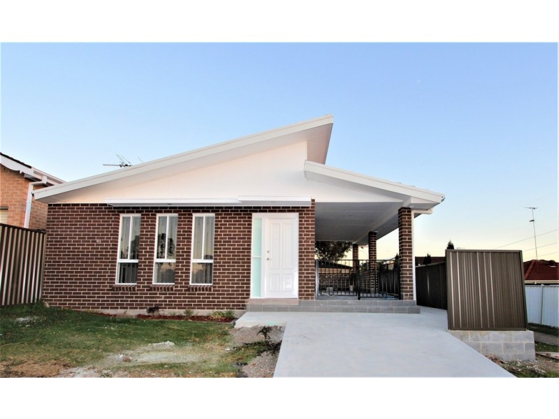 8a Broughton Street, Hinchinbrook NSW 2168