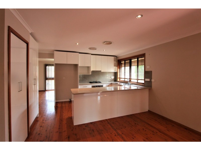 192 Quarry Road, Bossley Park NSW 2176