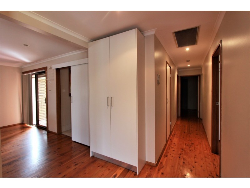 192 Quarry Road, Bossley Park NSW 2176