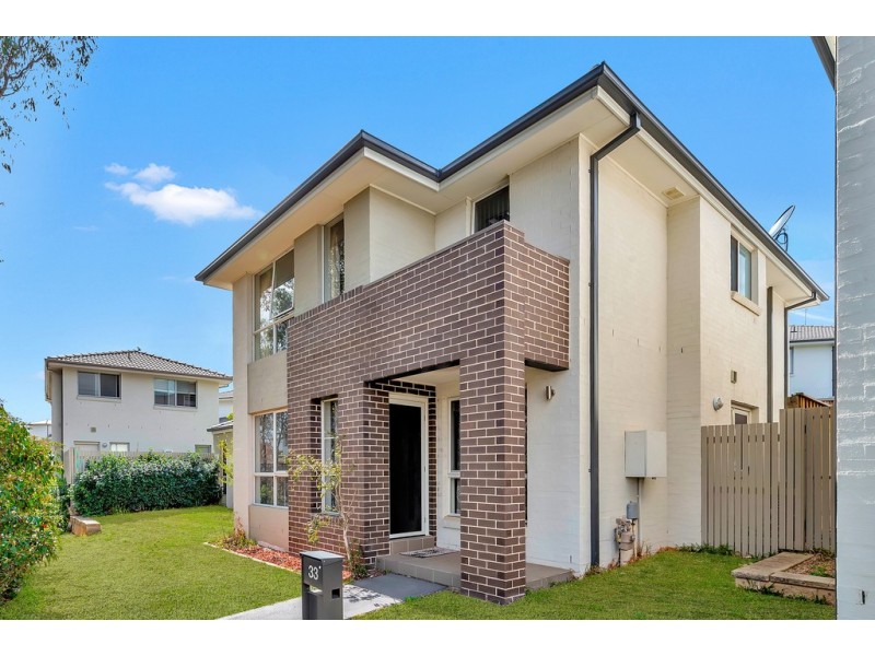 33 Northampton Drive, Glenfield NSW 2167