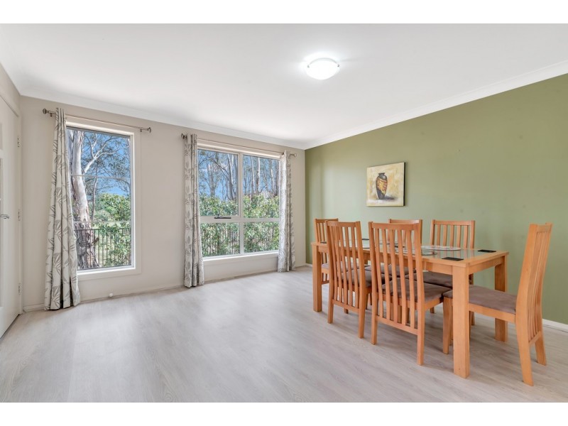 33 Northampton Drive, Glenfield NSW 2167