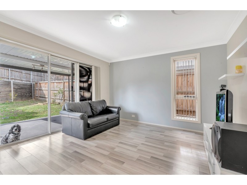 33 Northampton Drive, Glenfield NSW 2167