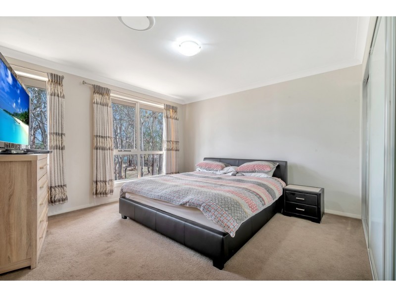33 Northampton Drive, Glenfield NSW 2167