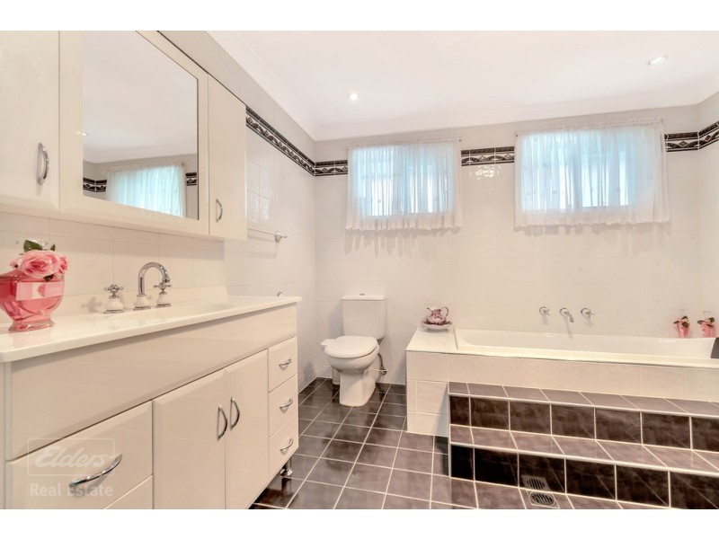 3 Queenscliff Drive, Woodbine NSW 2560