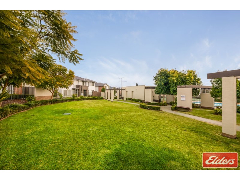 110 Northampton Drive, Glenfield NSW 2167