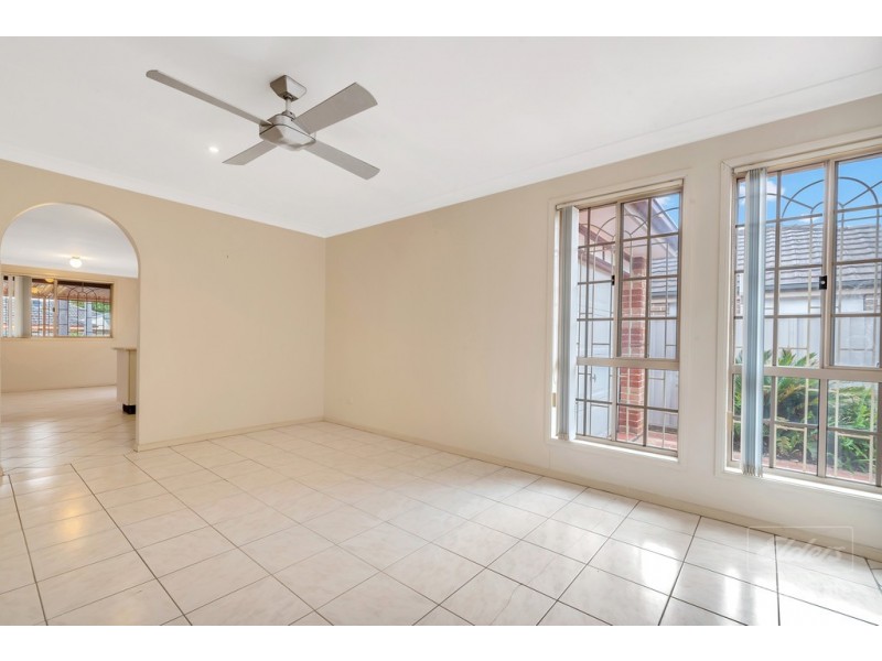 7 Verge Place, West Hoxton NSW 2171