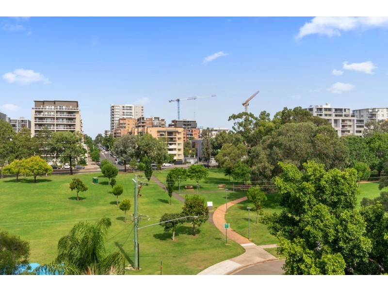 18/57 Lachlan Street, Warwick Farm NSW 2170