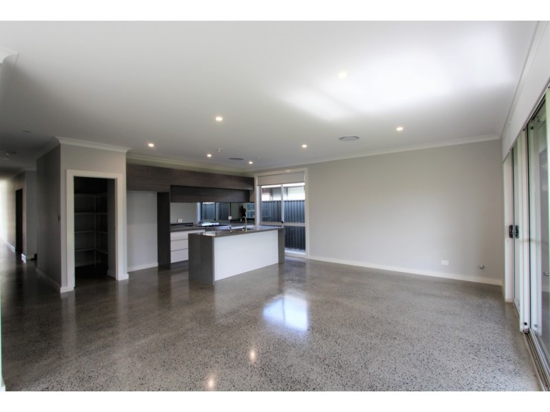 157 FLYNN AVENUE, Middleton Grange NSW 2171