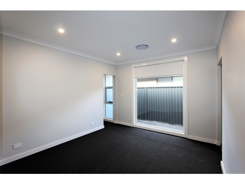 157 FLYNN AVENUE, Middleton Grange NSW 2171