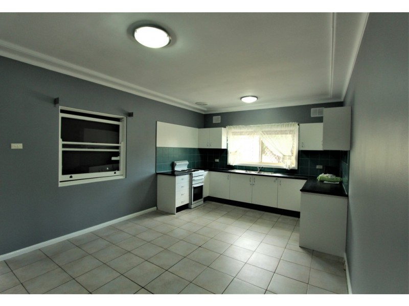 6 McGowen Crescent, Liverpool NSW 2170