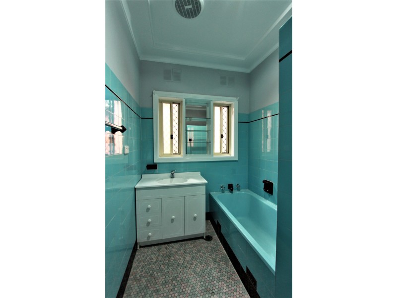 6 McGowen Crescent, Liverpool NSW 2170