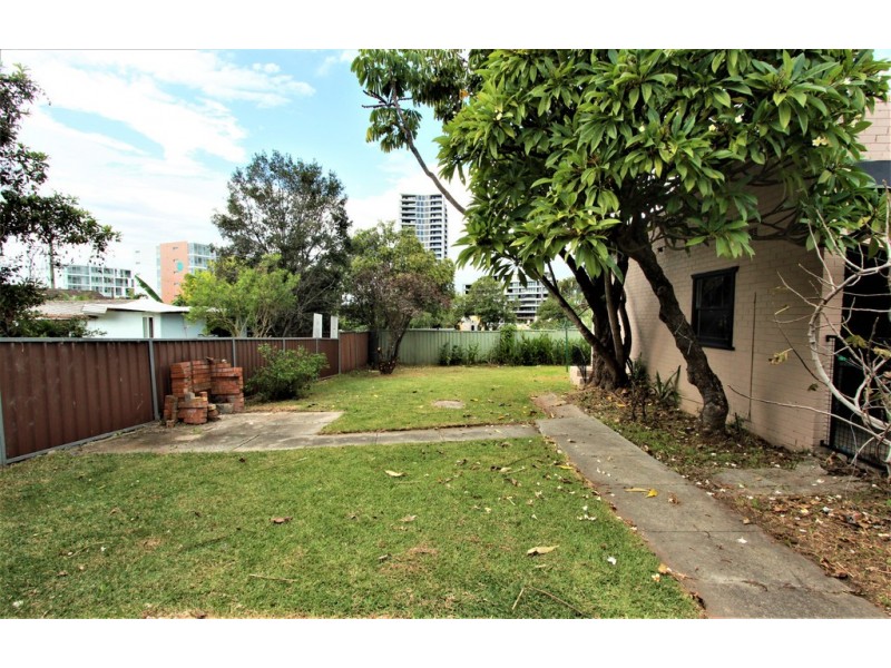 6 McGowen Crescent, Liverpool NSW 2170