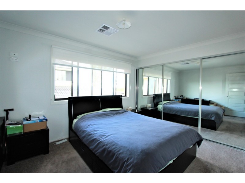 96 Northampton Drive, Glenfield NSW 2167