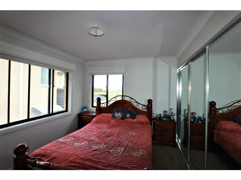 96 Northampton Drive, Glenfield NSW 2167