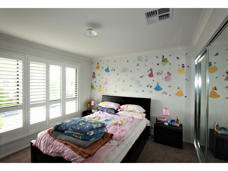 96 Northampton Drive, Glenfield NSW 2167