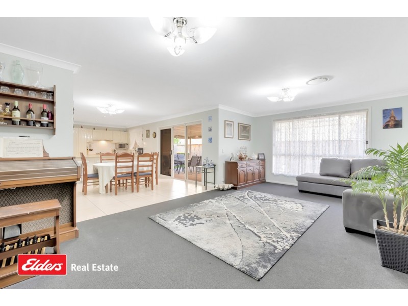 18 Atlantic Boulevard, Glenfield NSW 2167