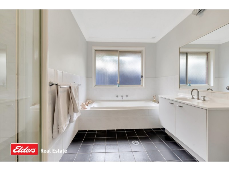 18 Atlantic Boulevard, Glenfield NSW 2167