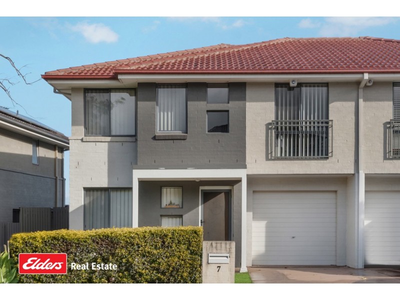 7 Northampton Drive, Glenfield NSW 2167