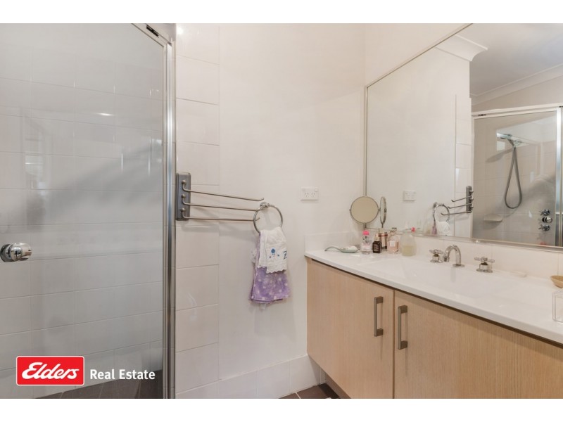 7 Northampton Drive, Glenfield NSW 2167