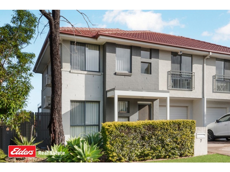 7 Northampton Drive, Glenfield NSW 2167