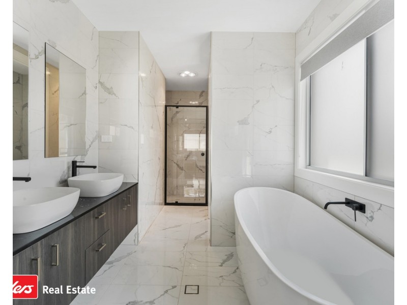 9 Entwistle Crescent, Harrington Park NSW 2567