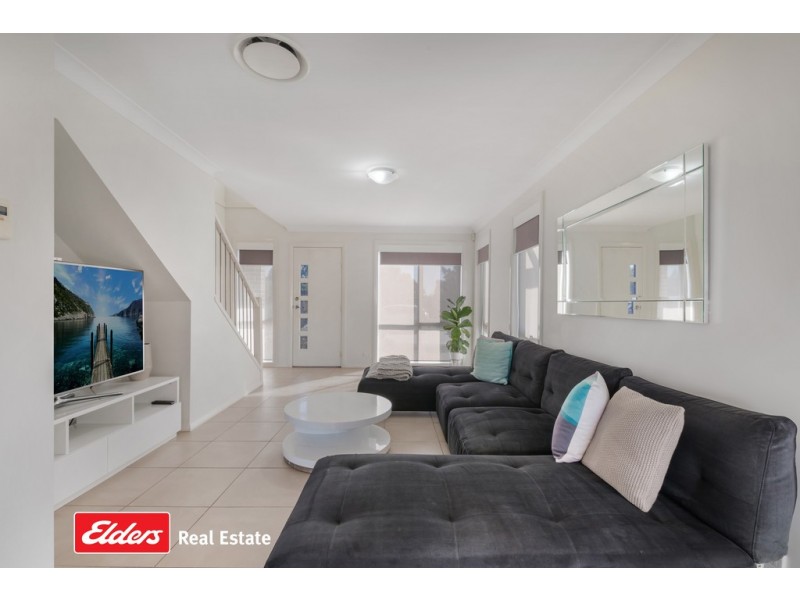 21 Sovereign Circuit, Glenfield NSW 2167