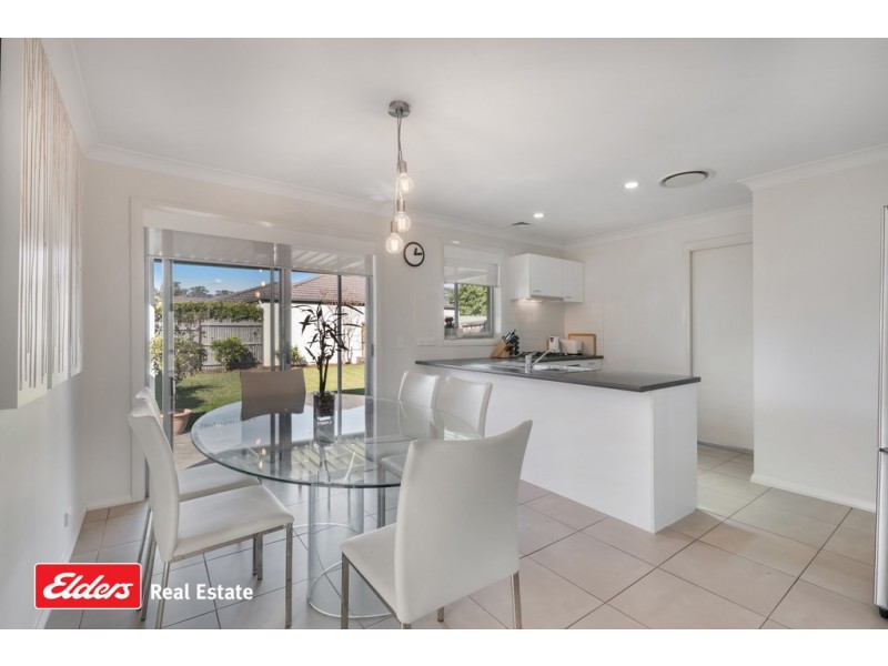 21 Sovereign Circuit, Glenfield NSW 2167