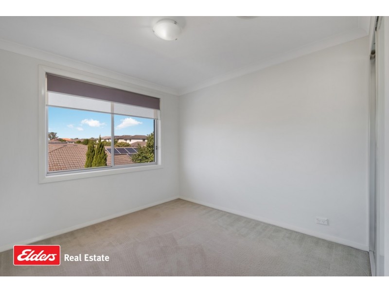 21 Sovereign Circuit, Glenfield NSW 2167