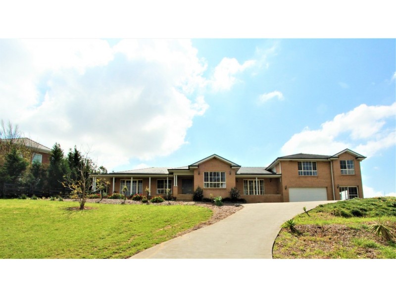 6 YEWENS CIRCUIT, Grasmere NSW 2570