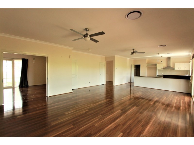 6 YEWENS CIRCUIT, Grasmere NSW 2570