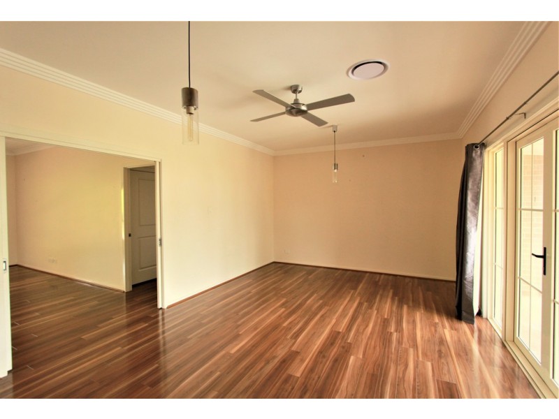 6 YEWENS CIRCUIT, Grasmere NSW 2570