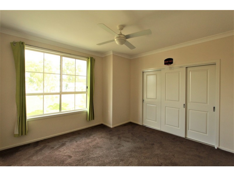 6 YEWENS CIRCUIT, Grasmere NSW 2570