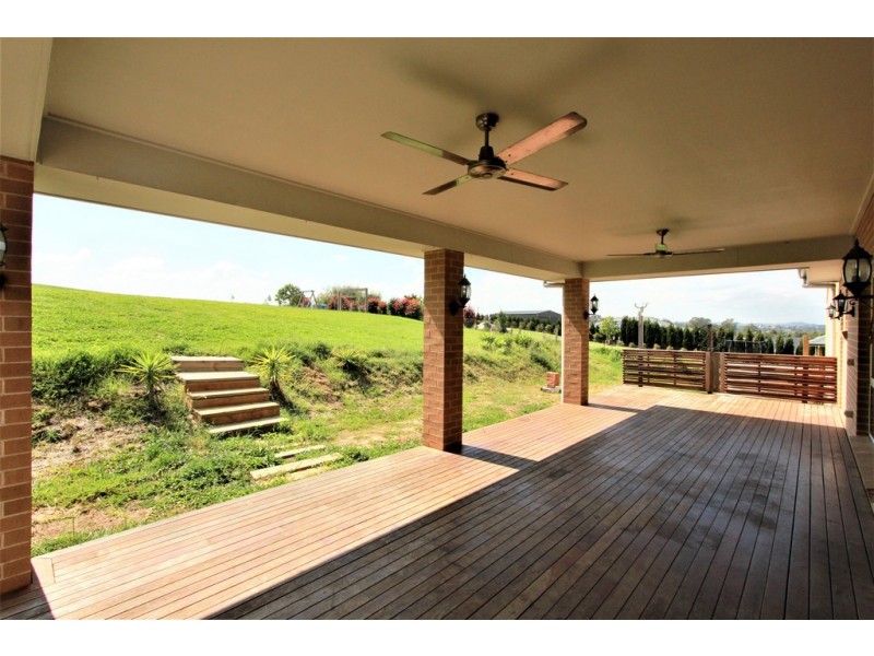6 YEWENS CIRCUIT, Grasmere NSW 2570