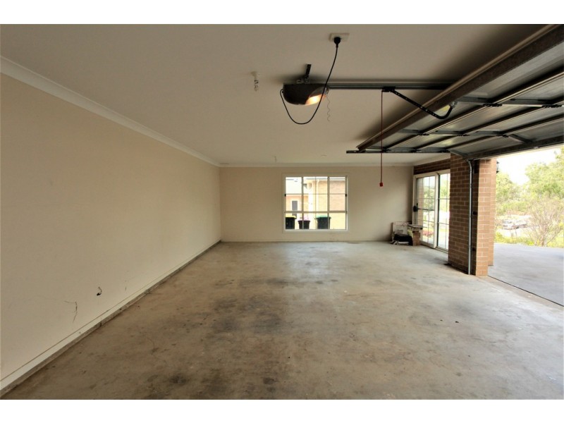 6 YEWENS CIRCUIT, Grasmere NSW 2570