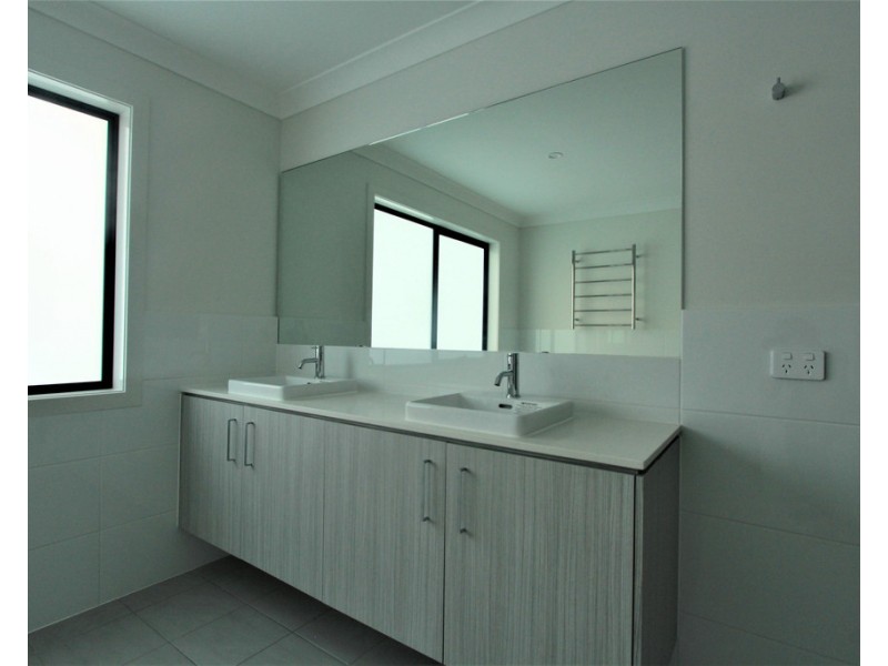 18 PODIUM WAY, Oran Park NSW 2570